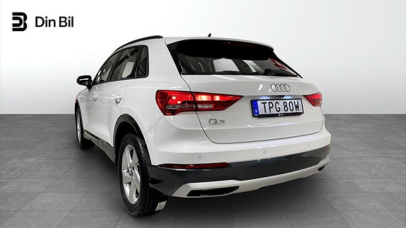 Audi Q3 3 of 5