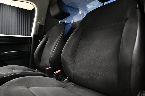 Volkswagen Caddy Maxi 22 of 28