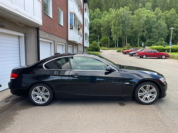 BMW 325d 4 of 8