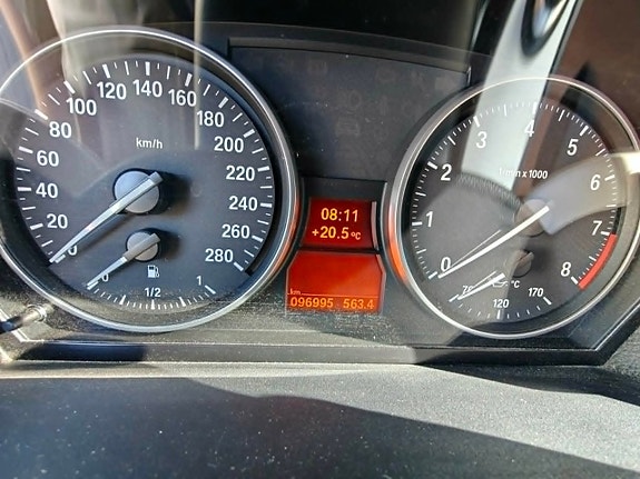 BMW 335i 3 of 5