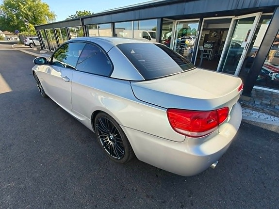 BMW 335i 7 of 10