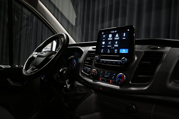Ford Transit Custom 27 of 28