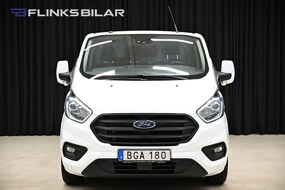 Ford Transit Custom 12 of 28