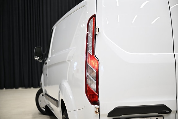 Ford Transit Custom 11 of 28