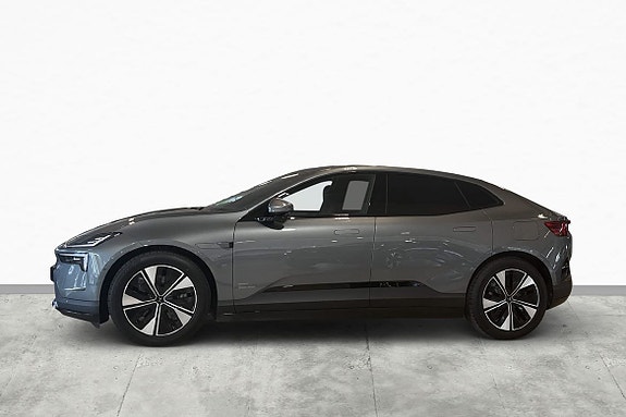 Polestar 4 2 of 30