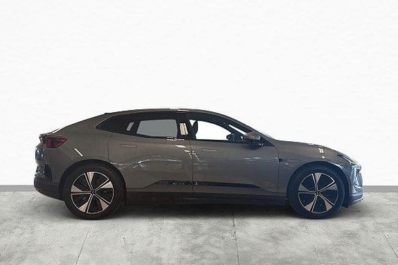 Polestar 4 7 of 30