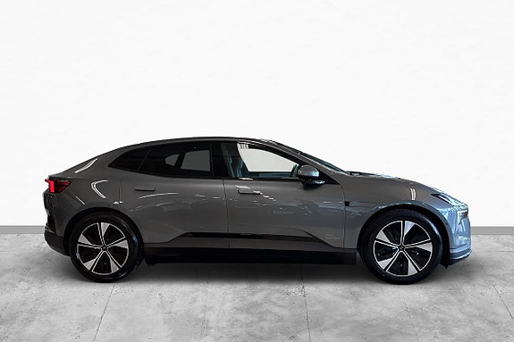 Polestar 4 6 of 30