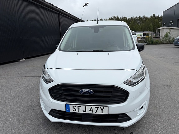 Ford Transit Connect 3 of 5