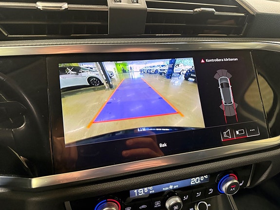 Audi Q3 17 of 21