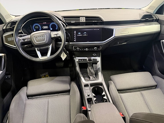 Audi Q3 11 of 21