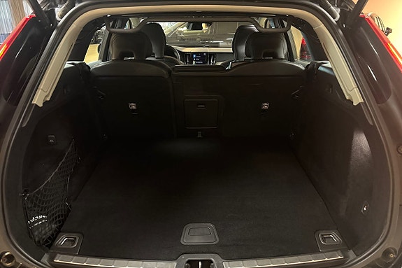 Volvo XC60 13 of 17
