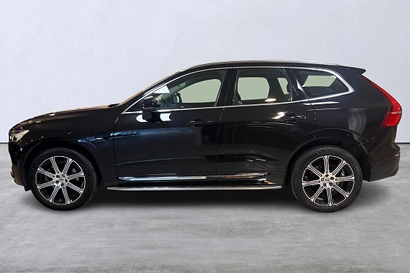 Volvo XC60 2 of 17