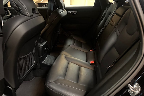 Volvo XC60 12 of 17