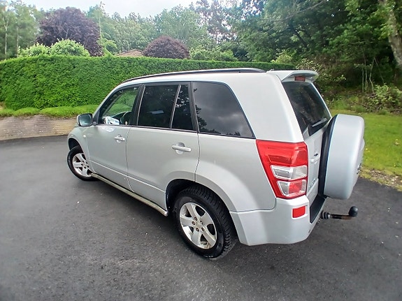 Suzuki Grand Vitara 4 of 5