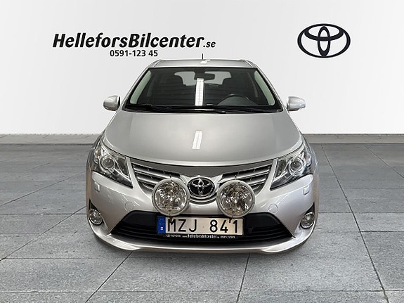 Toyota Avensis 5 of 5