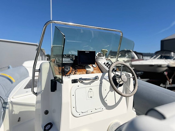 Marlin 630 RIB -99 | Evinrude 150hk | Simrad GPS | Bimini 5 of 5