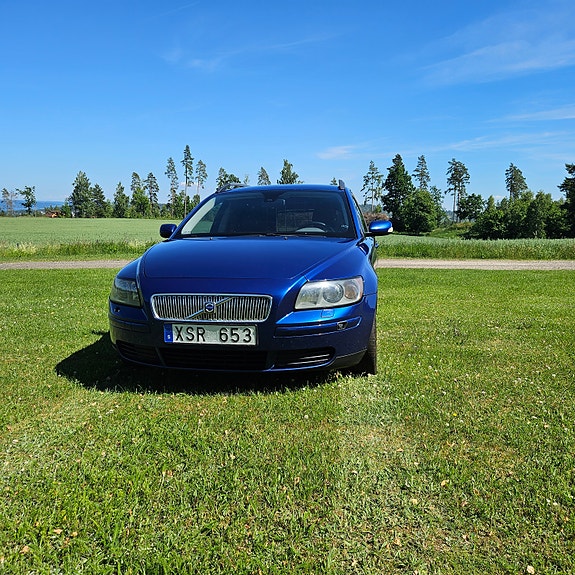 Volvo V50 2 of 10