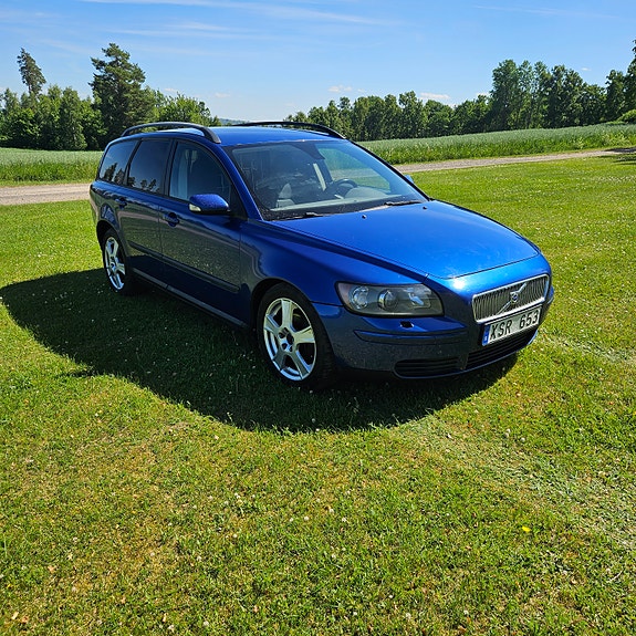 Volvo V50 3 of 10