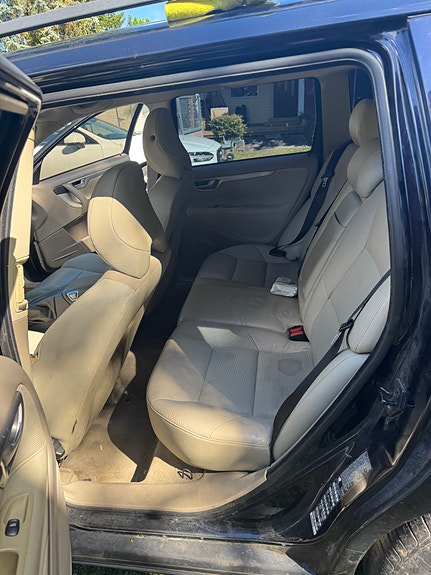 Volvo V70 4 of 7