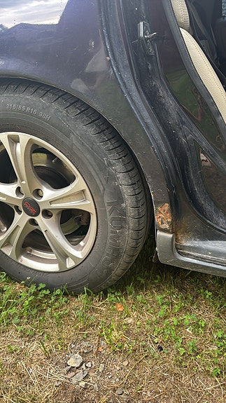 Volvo V70 3 of 7