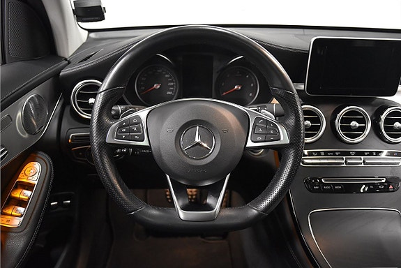 Mercedes-Benz GLC250 d 2 of 5