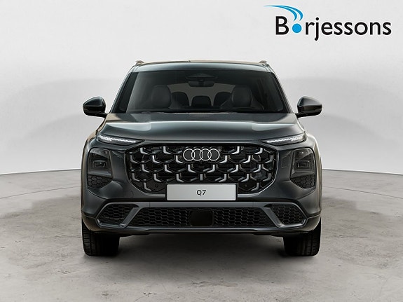 Audi Q7 4 of 5