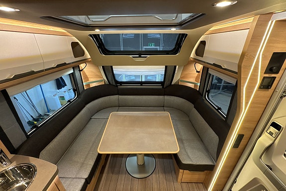 Knaus SÜDWIND BLACK SELECTION 650 UDF 7 of 15