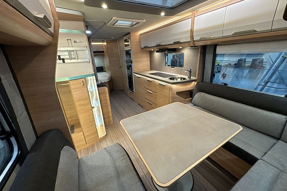 Knaus SÜDWIND BLACK SELECTION 650 UDF 10 of 15
