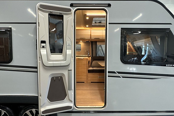 Knaus SÜDWIND BLACK SELECTION 650 UDF 6 of 15