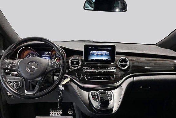 Mercedes-Benz V250 d 7 of 11