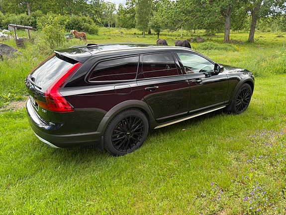 Volvo V90 Cross Country 4 of 5