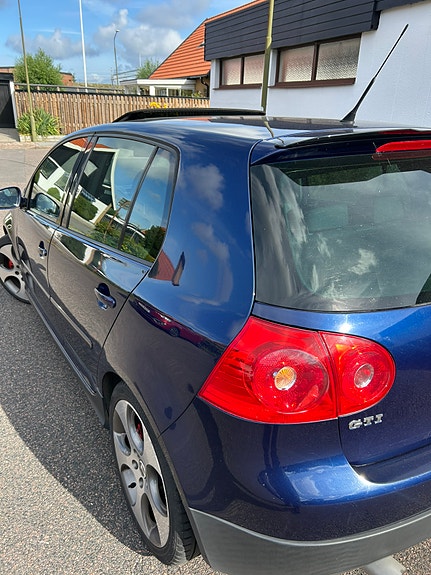 Volkswagen Golf V 9 of 10