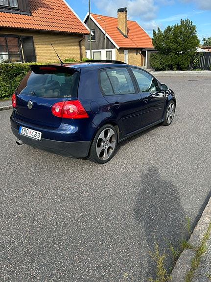 Volkswagen Golf V 8 of 10