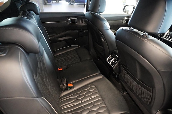 Kia Sorento 13 of 24