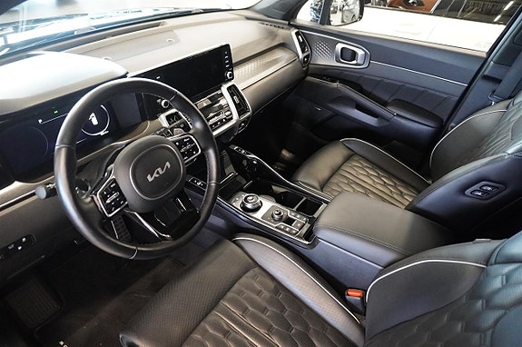 Kia Sorento 8 of 24