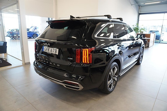 Kia Sorento 4 of 24