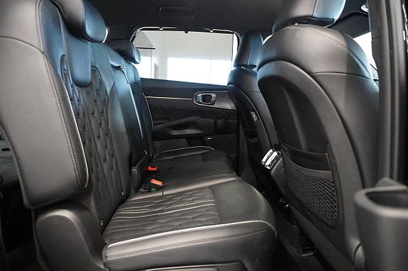 Kia Sorento 12 of 24