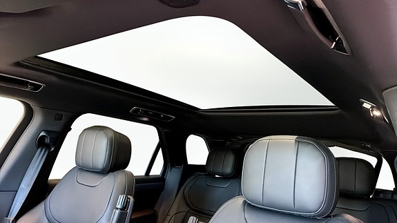 Land Rover Range Rover Sport 12 of 17