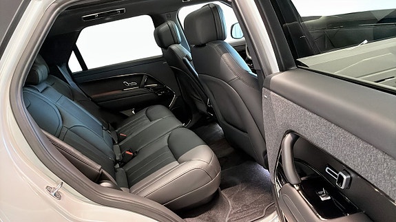 Land Rover Range Rover Sport 5 of 5