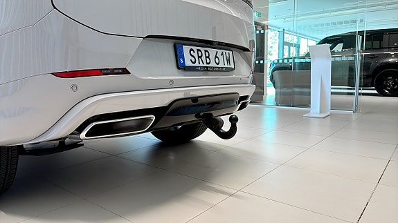 Land Rover Range Rover Sport 17 of 17