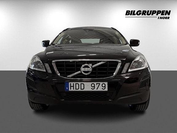 Volvo XC60 2 of 5