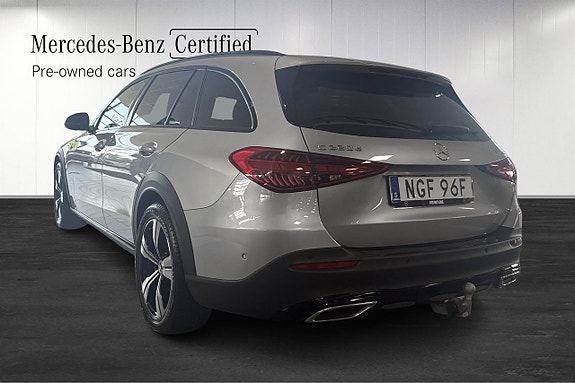 Mercedes-Benz C220 d 4 of 12