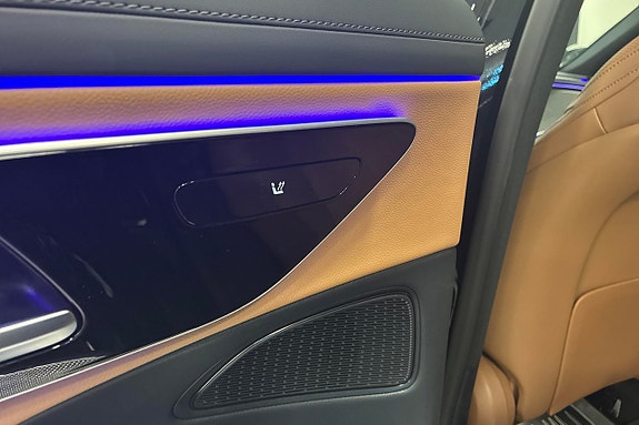 Mercedes-Benz E300 e 12 of 30