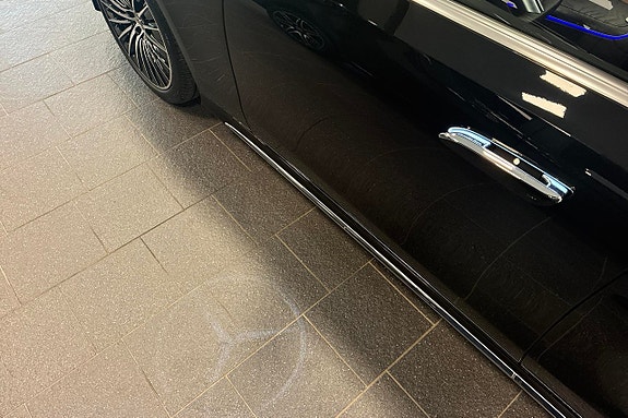 Mercedes-Benz E300 e 13 of 30