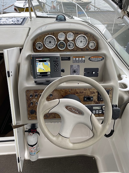 Bayliner 2855 Ciera (2000) –  med nyrenoverad 7.4L (2025), endast sötvattenkörd! 5 of 5