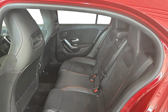 Mercedes-Benz A250 e 9 of 13
