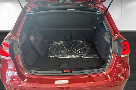 Mercedes-Benz A250 e 12 of 13