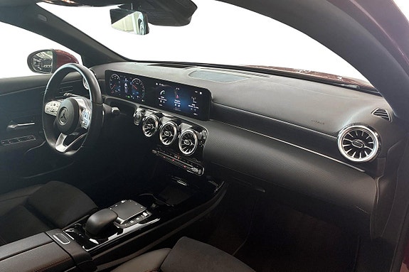Mercedes-Benz A250 e 10 of 13