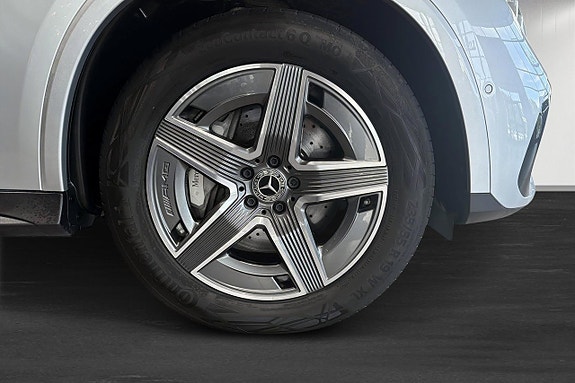 Mercedes-Benz GLC300 e 12 of 16