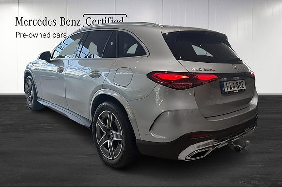 Mercedes-Benz GLC300 e 4 of 16